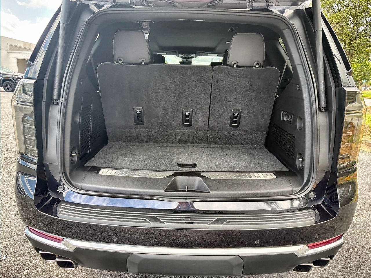 Used 2025 Dark Ash Metallic Chevrolet High Country image 21