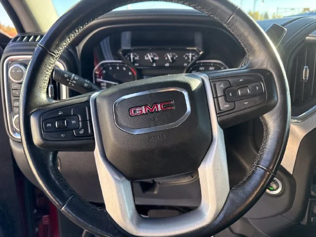 Used 2021 CAYENNE RED TINTCOAT GMC SLT image 18