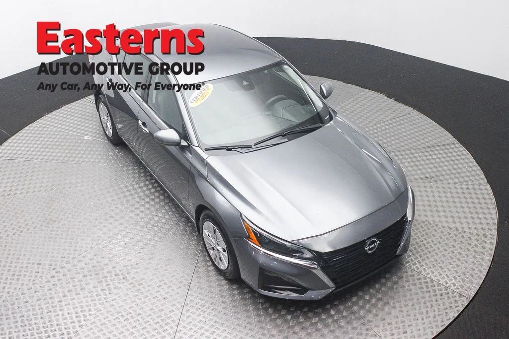 Used 2023 Gray Nissan 2.5 S image 3