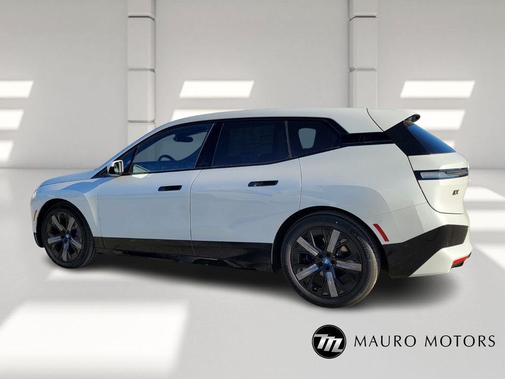 2025 BMW iX M60 - Photo 7