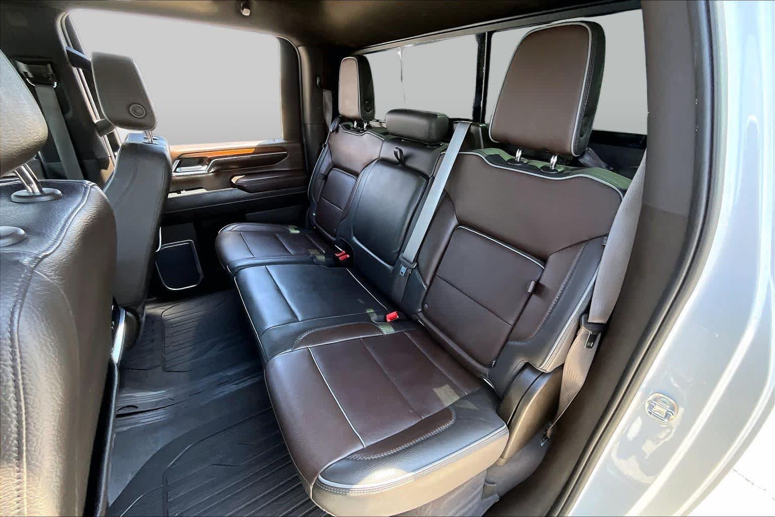 Used 2024 White Frost Tricoat GMC Denali image 20