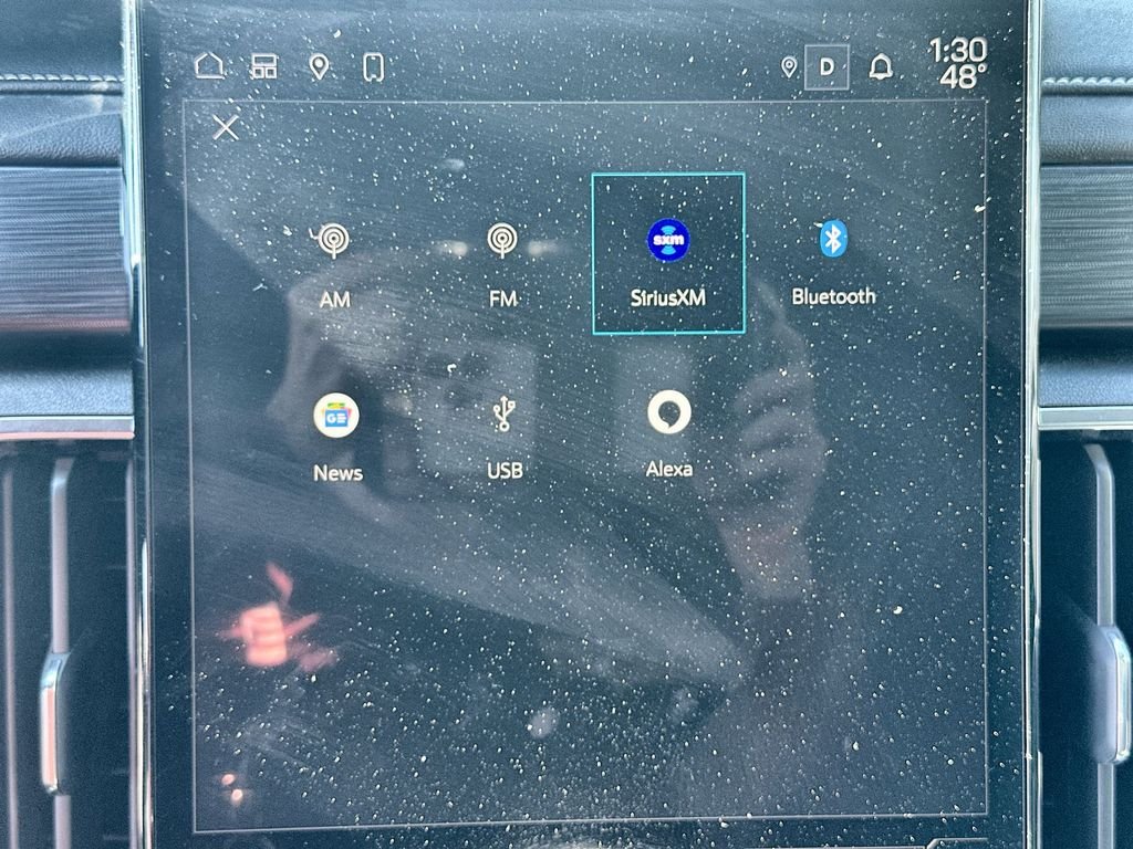 Used 2025 Summit White GMC Elevation image 13