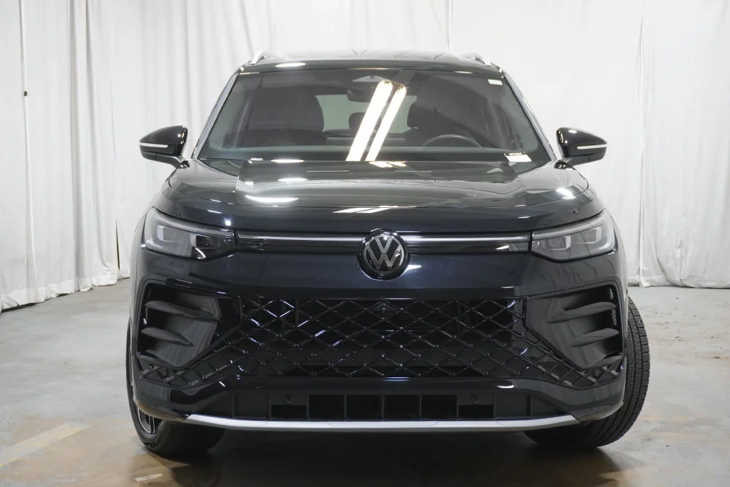 Certified Used 2025 Black Volkswagen 2.0T SEL R-Line image 9