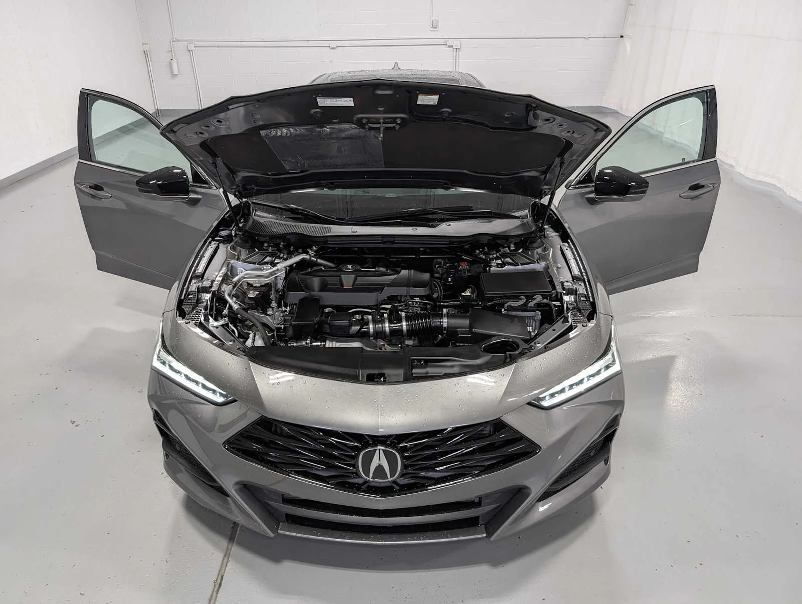 Used 2025 Liquid Carbon Metallic Acura w/Technology Package image 11