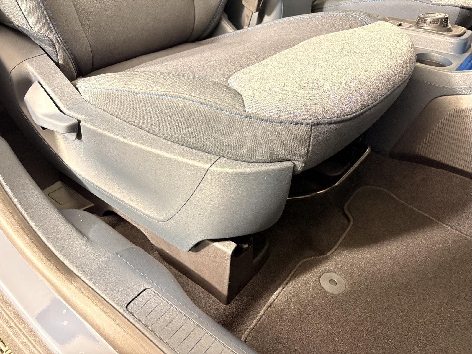 New 2026 Azure Gray Metallic Tri-Coat Ford XLT image 26