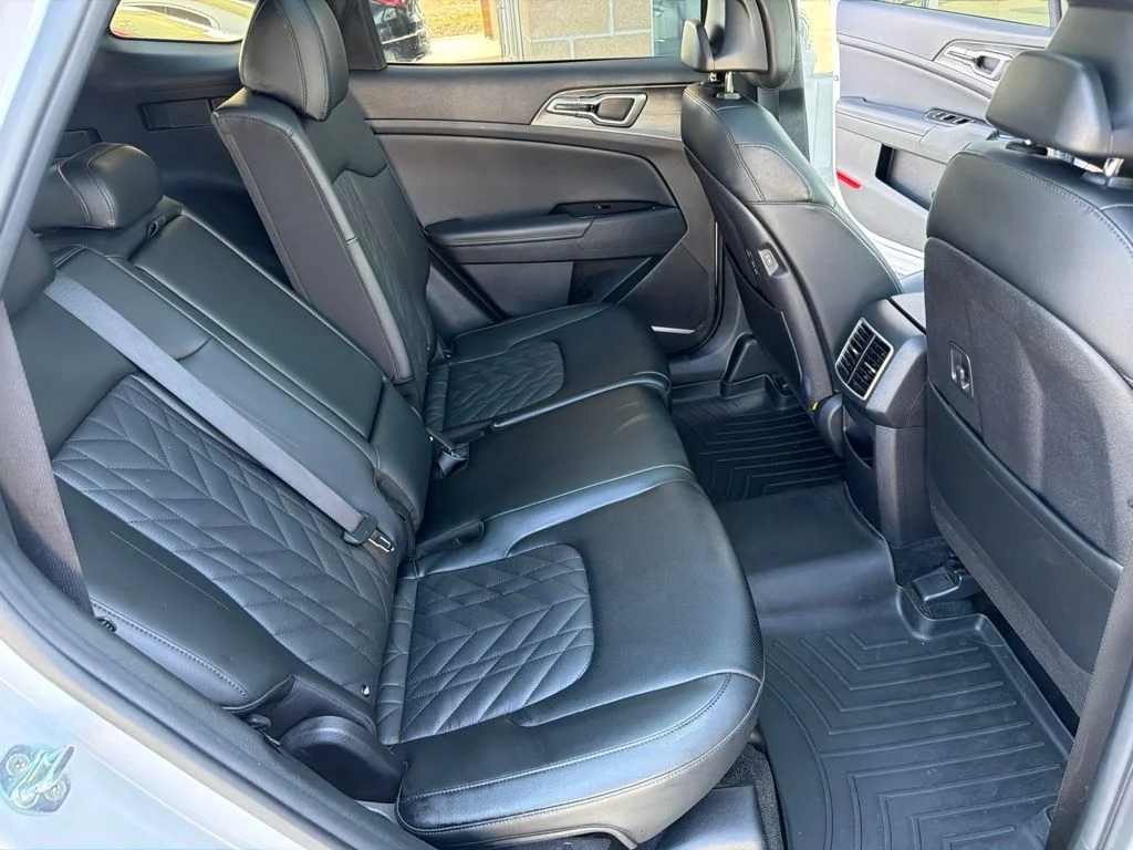 Used 2023 White Kia X-Line image 24