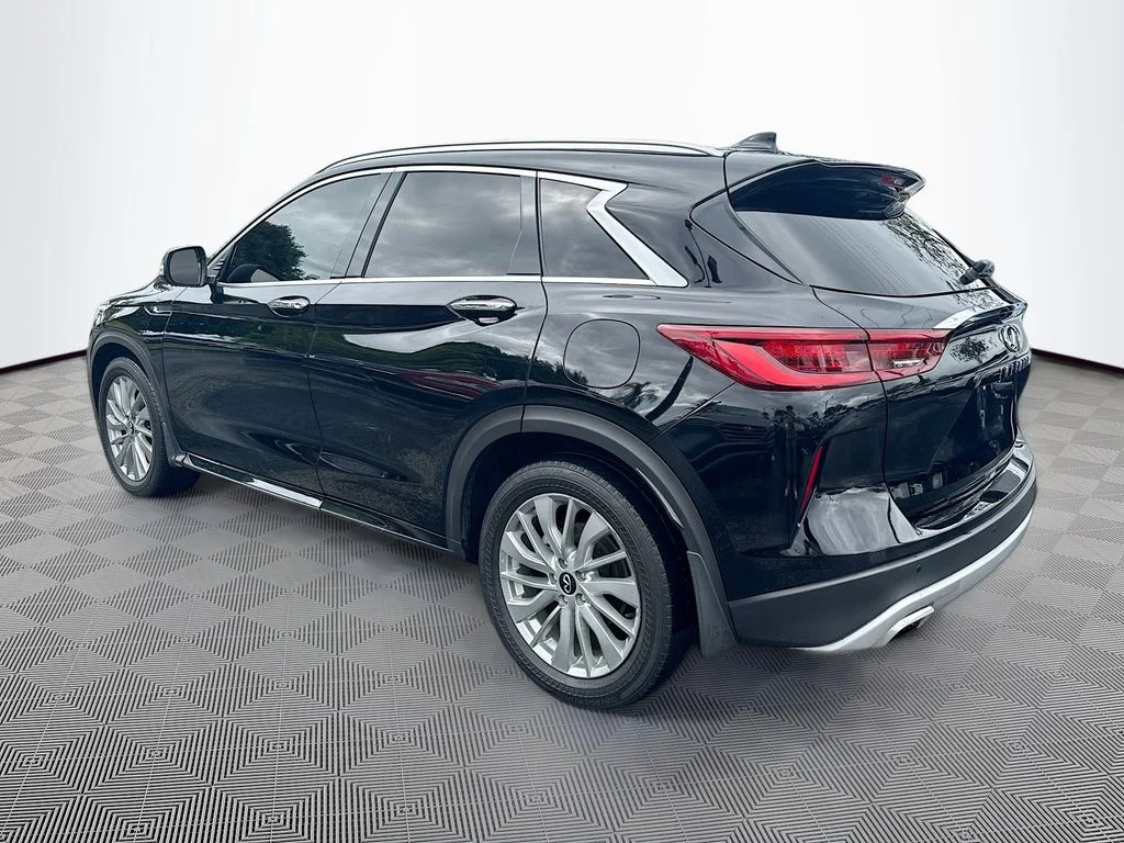 Certified Used 2023 Black INFINITI LUXE image 8