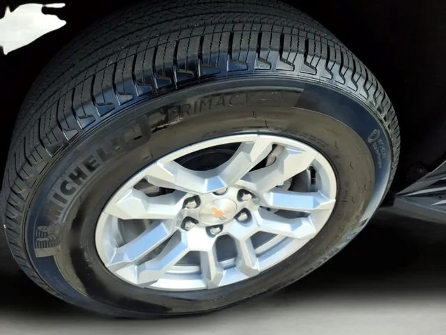 Used 2025 Black Chevrolet LT image 9