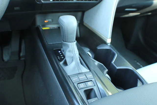 Used 2025 Underground Toyota LE image 11