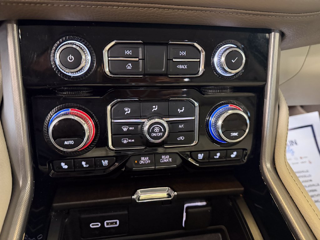 Used 2021 White GMC Denali image 14