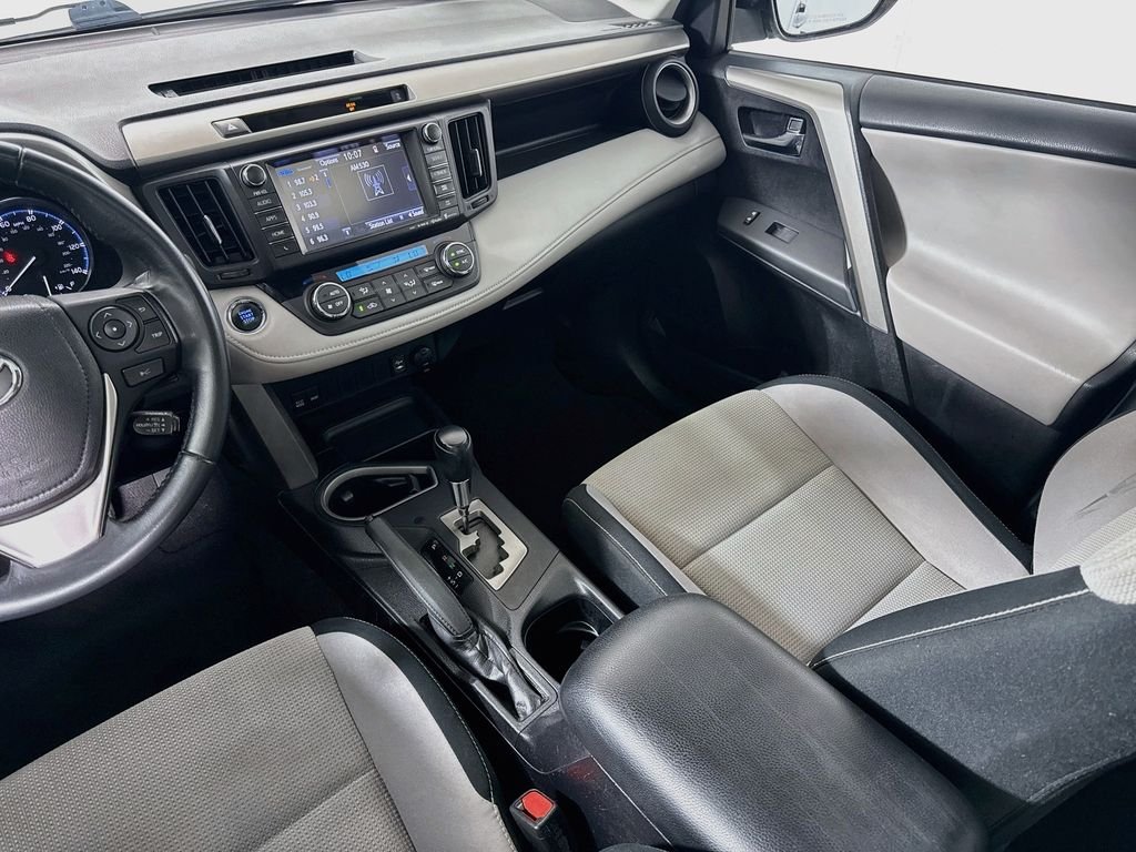 Used 2016 Silver Sky Metallic Toyota XLE image 22