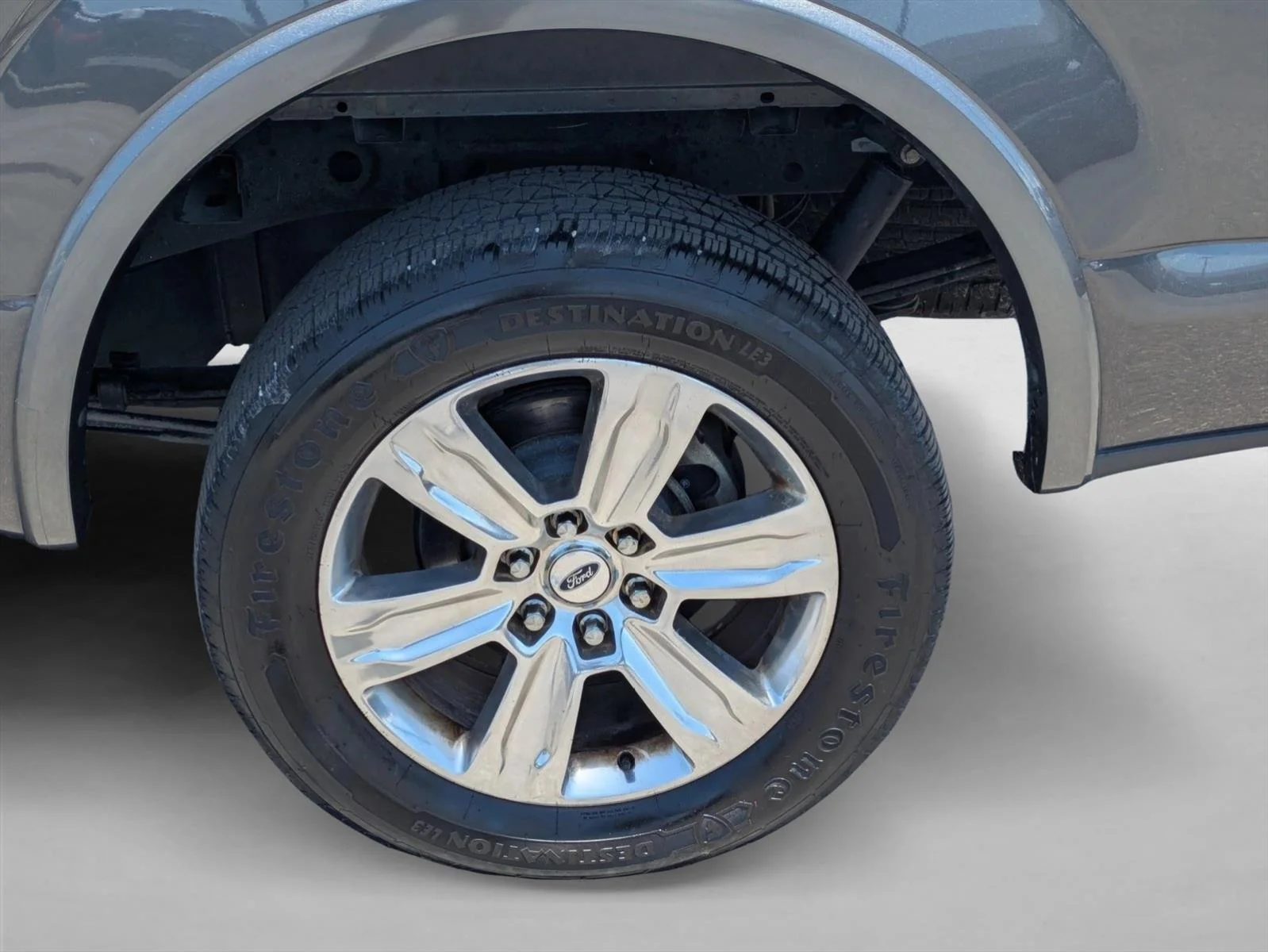 Used 2015 Magnetic Metallic Ford Platinum image 26