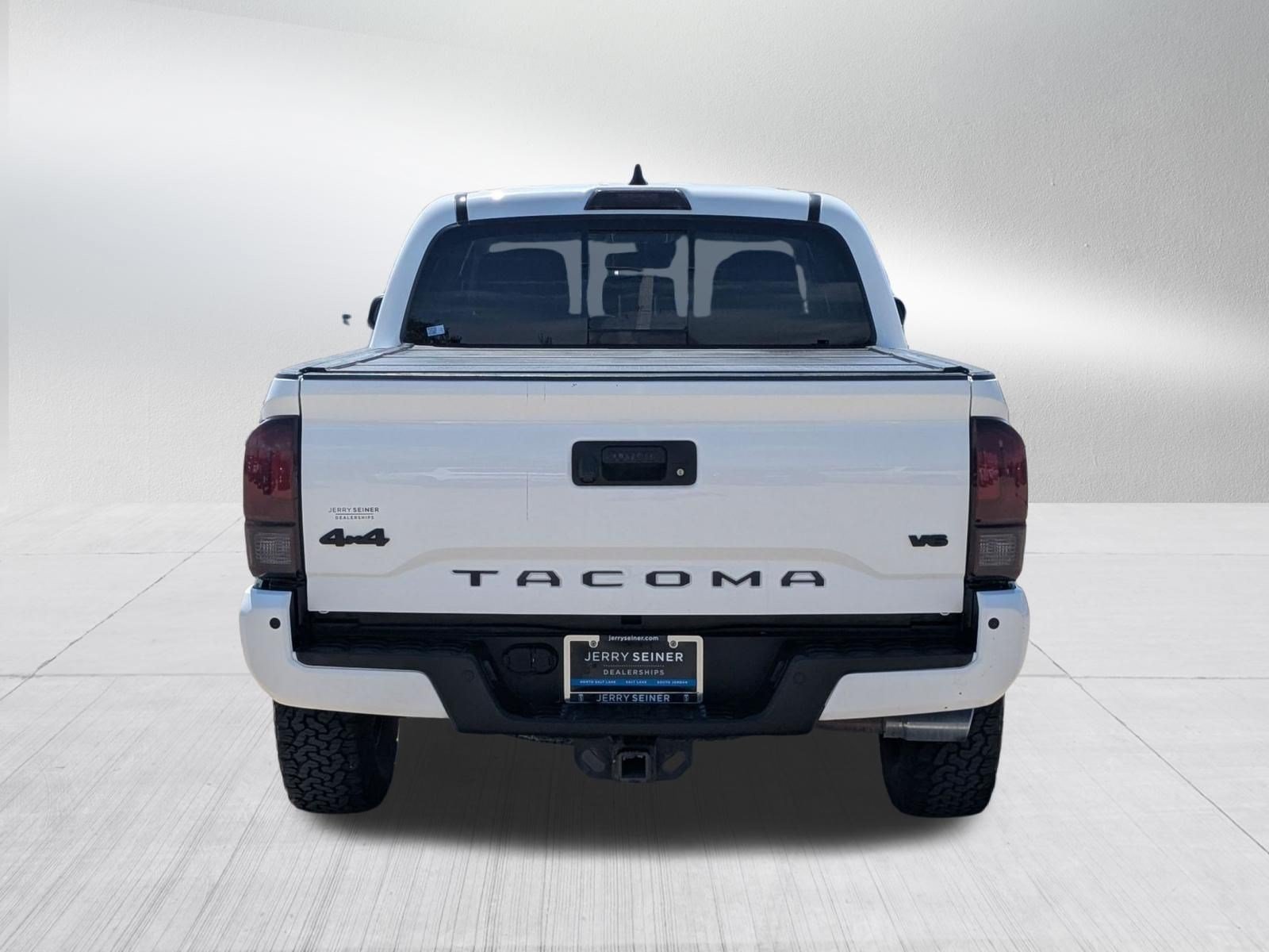 Used 2020 White Toyota SR5 V6 image 4
