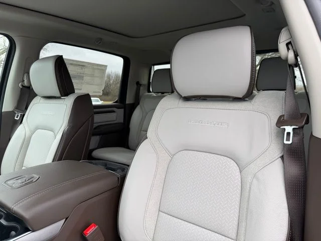New 2026 Molten Red Pearl-Coat Exterior Paint RAM Laramie image 22