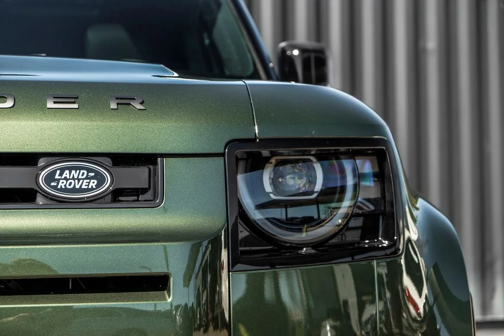 New 2026 Woolstone Green Land Rover X-Dynamic SE image 6