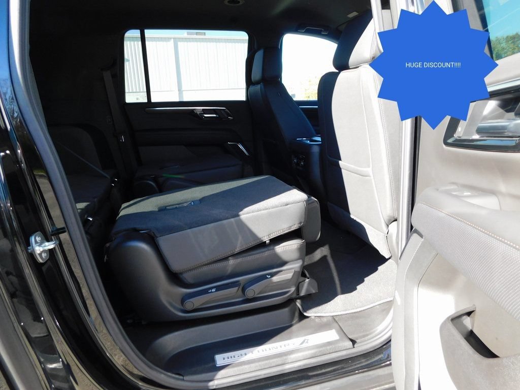 2025 Chevrolet Suburban High Country - Photo 32