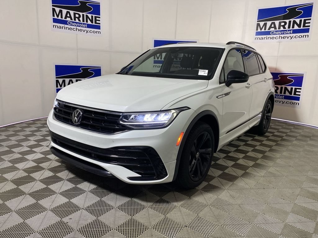 Used 2024 White Volkswagen 2.0T SE R-Line Black image 14