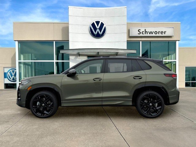 2026 Volkswagen Tiguan 2.0T SE R-Line Black 4Motion's photo