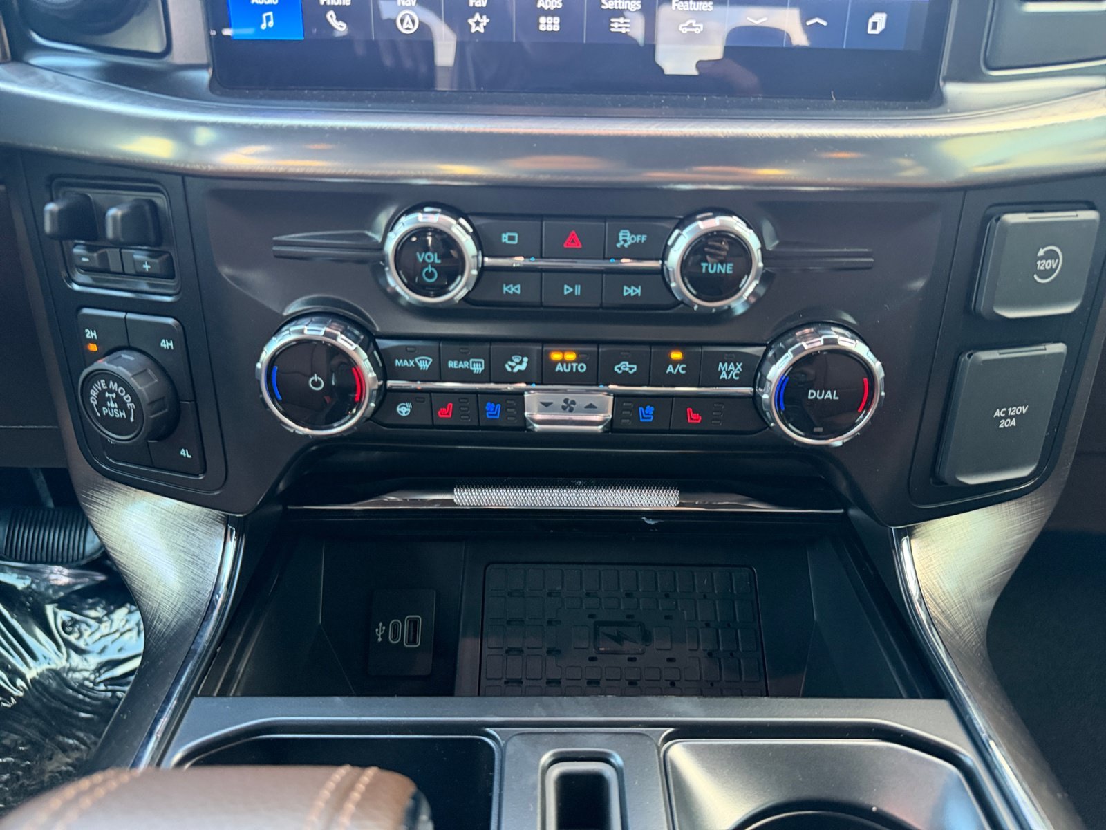 New 2026 Star White Metallic Tri-Coat Ford King Ranch image 22