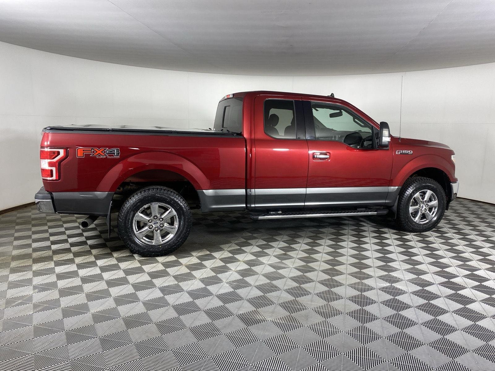 Used 2019 Ruby Red Metallic Tinted Clearcoat/Magnetic Ford XLT image 11