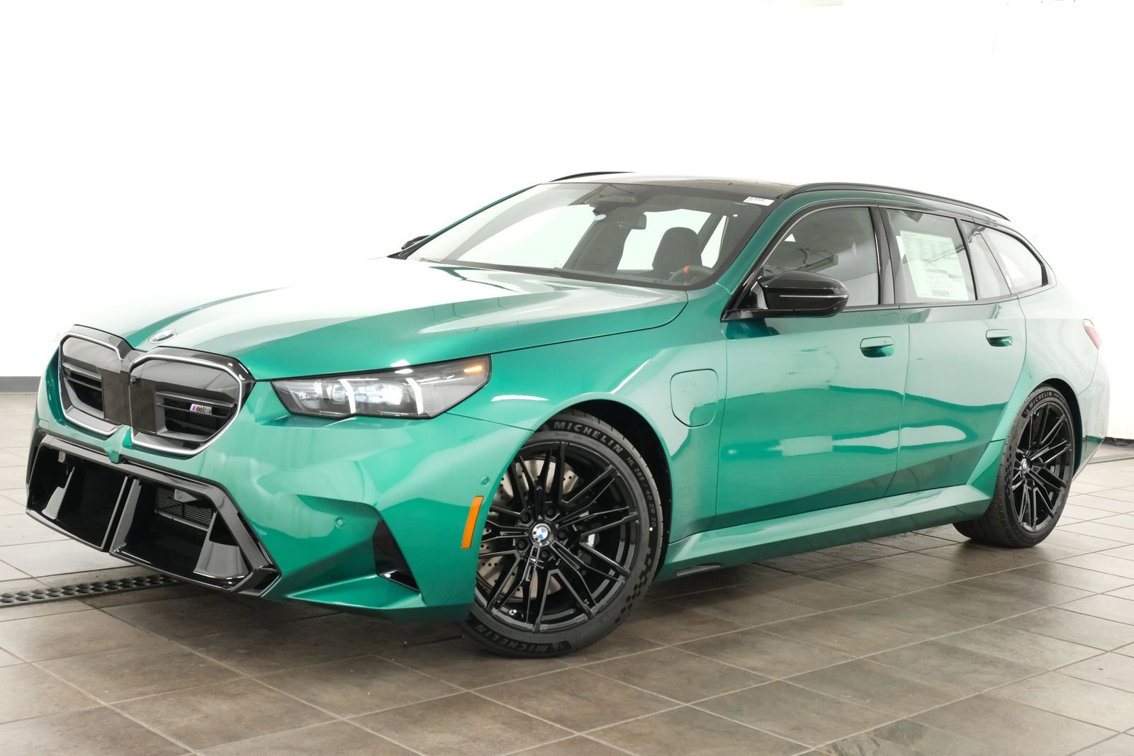 2027 BMW M5 M5 Touring's photo