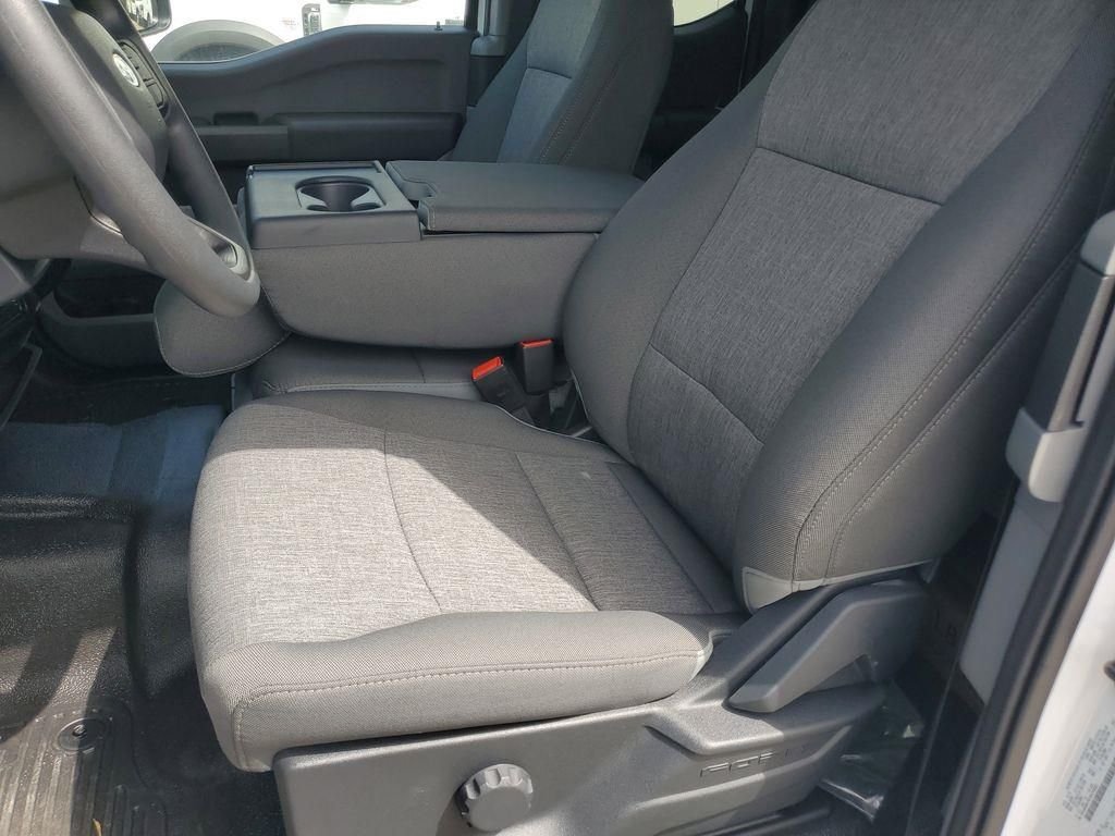 New 2026 Oxford White Ford F-550® XL image 5
