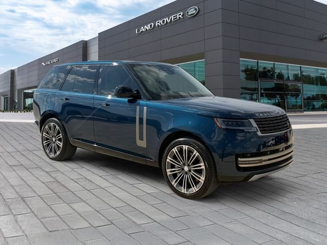 Used 2024 Blue Land Rover SE image 7