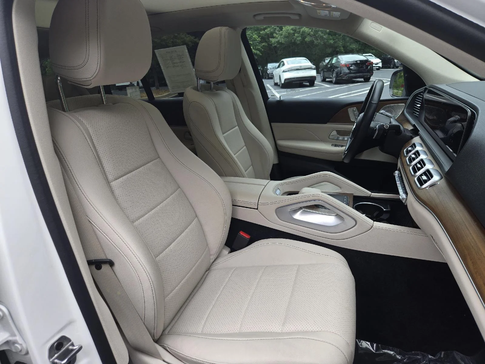 Used 2024 Polar White Mercedes-Benz GLE 450 image 25
