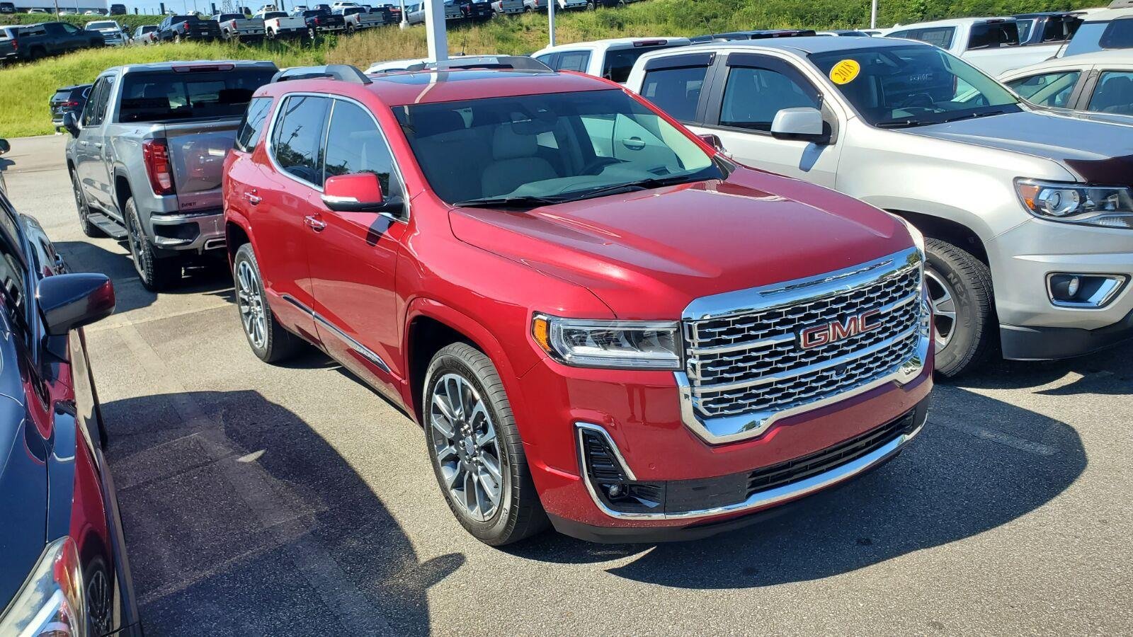 Used 2020 RED QUARTZ TINTCOAT GMC Denali image 2