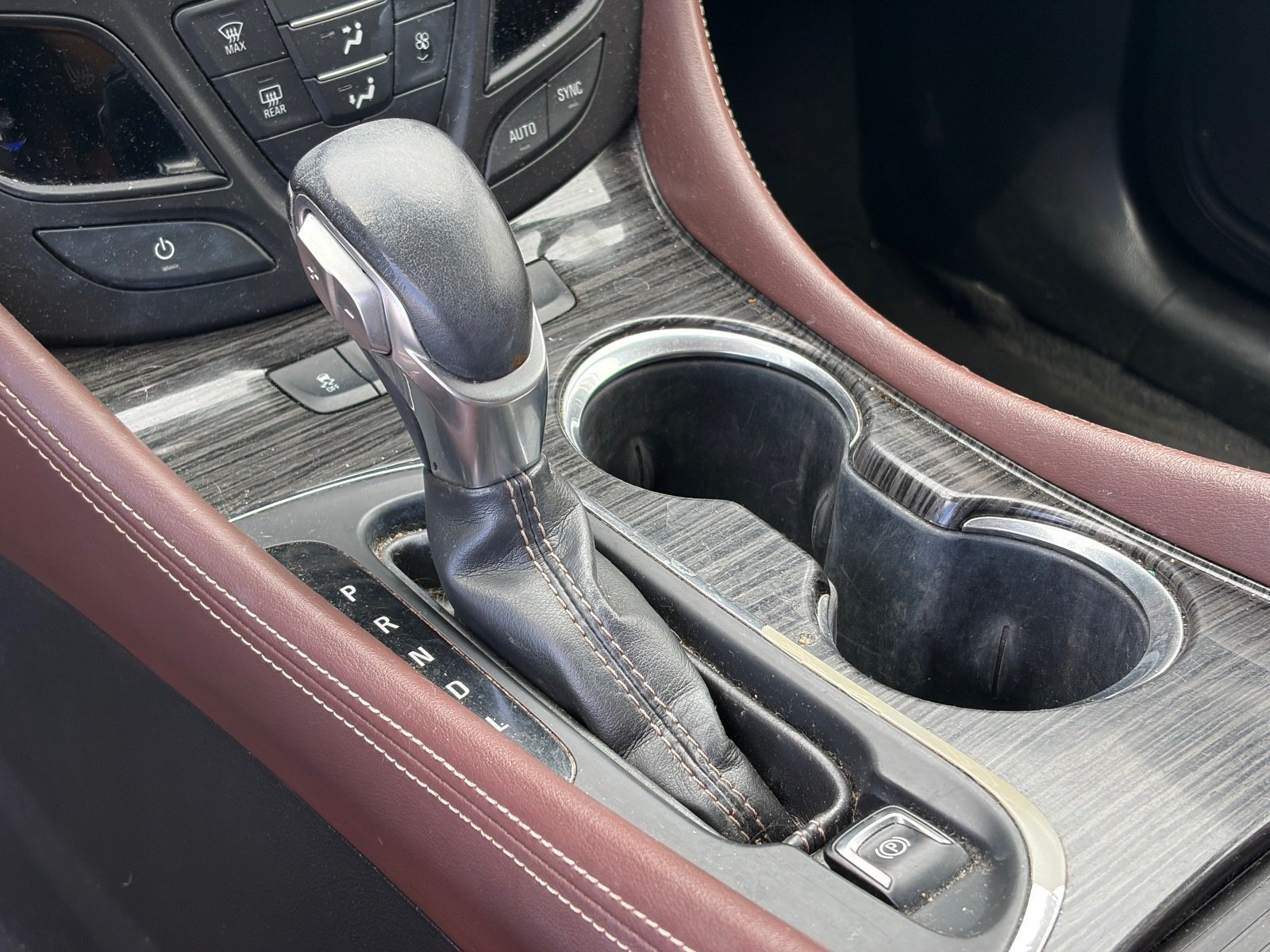 Used 2017 EBONY TWILIGHT METALLIC Buick Essence image 12