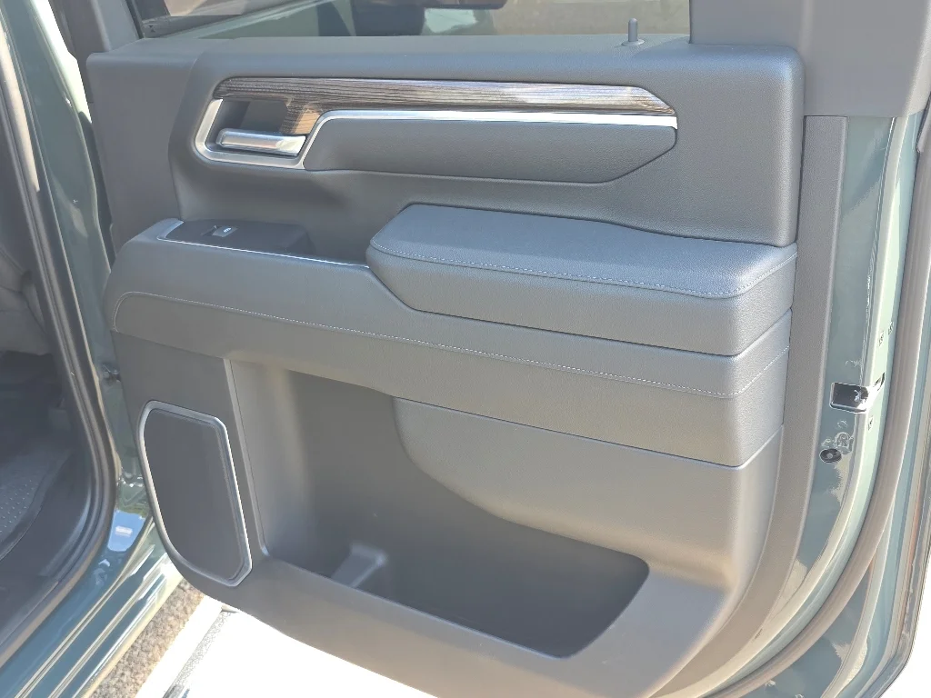 Used 2026 Cypress Gray Chevrolet LT image 24