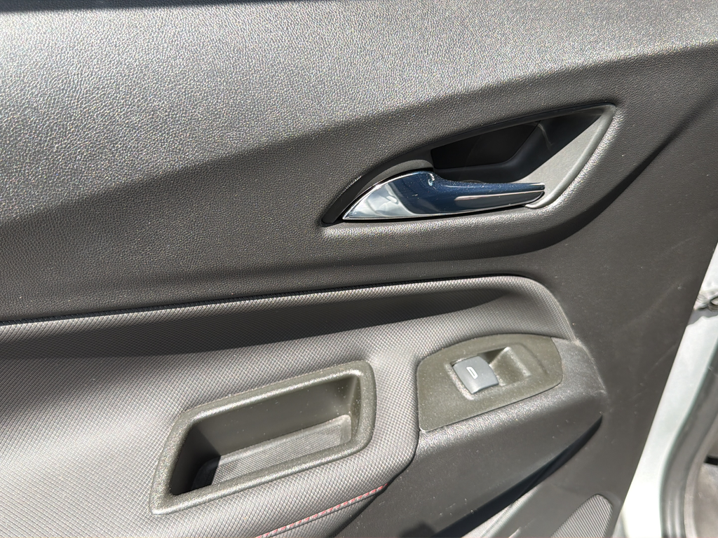 Used 2022 Silver Chevrolet RS image 27
