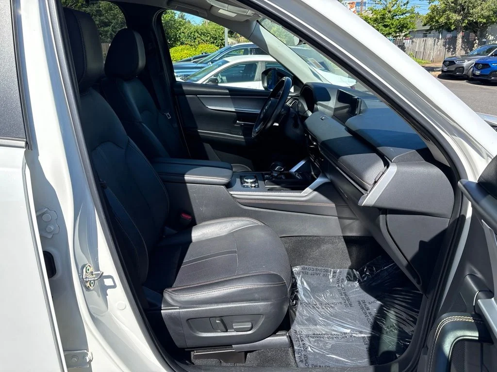 Used 2025 White Mazda 3.3 Turbo Preferred image 23