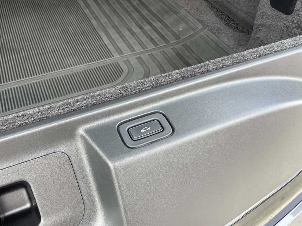 2023 Land Rover Range Rover SE - Photo 18