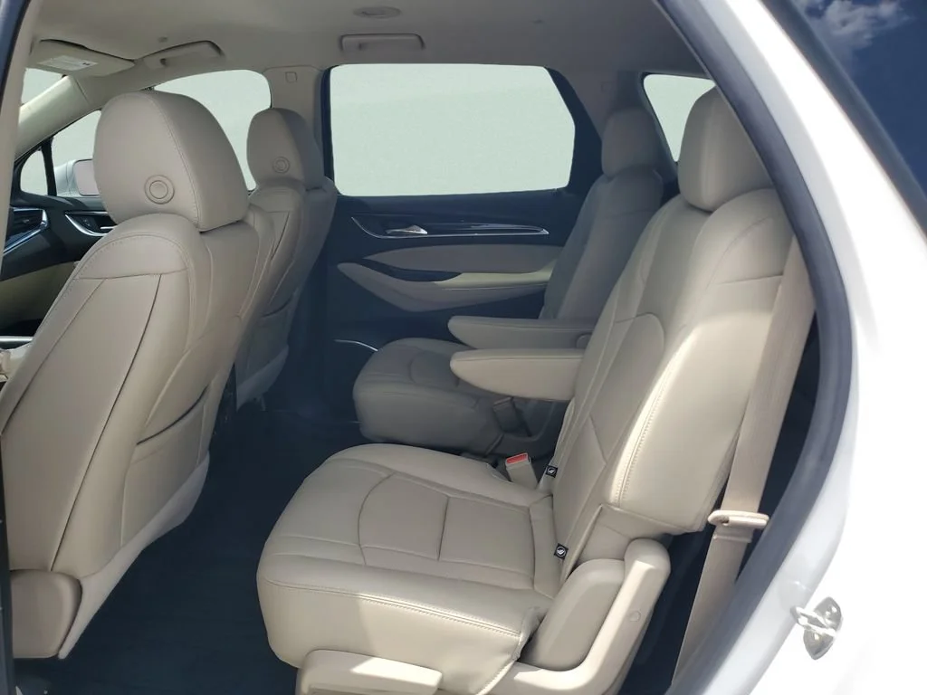Used 2020 Includes Satin Nickel lower exterior accent color.) Buick Essence image 9