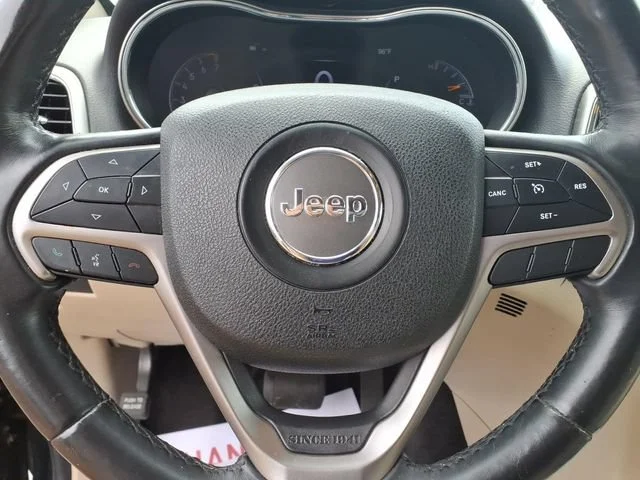 Used 2018 Black Jeep Laredo 4x4 image 11