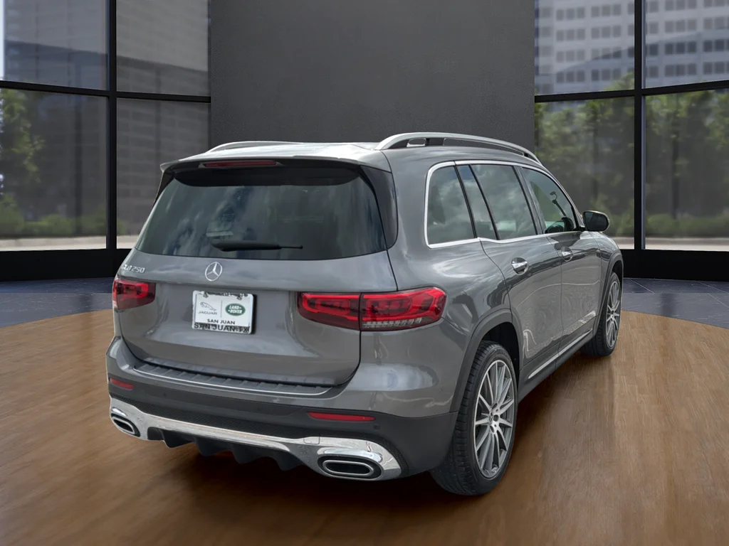 Used 2023  Mercedes-Benz GLB 250 image 16