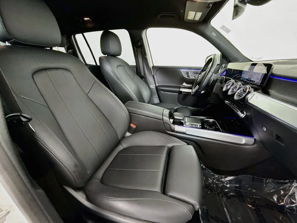 Used 2023 White Mercedes-Benz 300 image 28