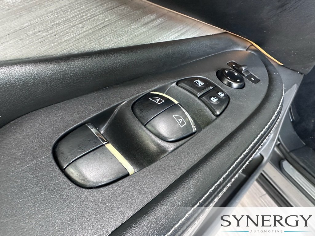 Used 2016 Gun Metallic Nissan Platinum image 18