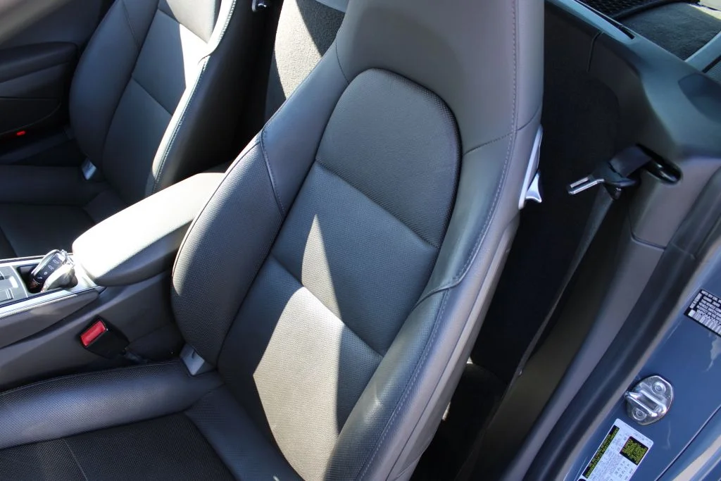 Used 2018  Porsche Base image 16