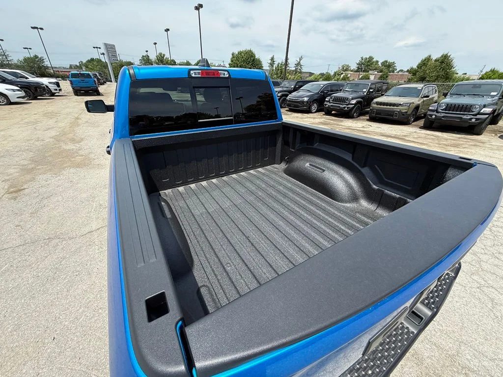 New 2026 Hydro Blue Pearl-Coat Exterior Paint RAM Big Horn/Lone Star image 8