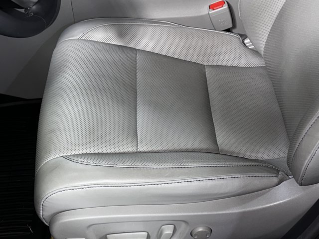 Used 2016 Predawn Gray Mica Toyota Limited/1-Owner/Heated-AC Seats image 14