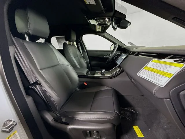 New 2026 Arroios Grey Land Rover P250 Base image 30