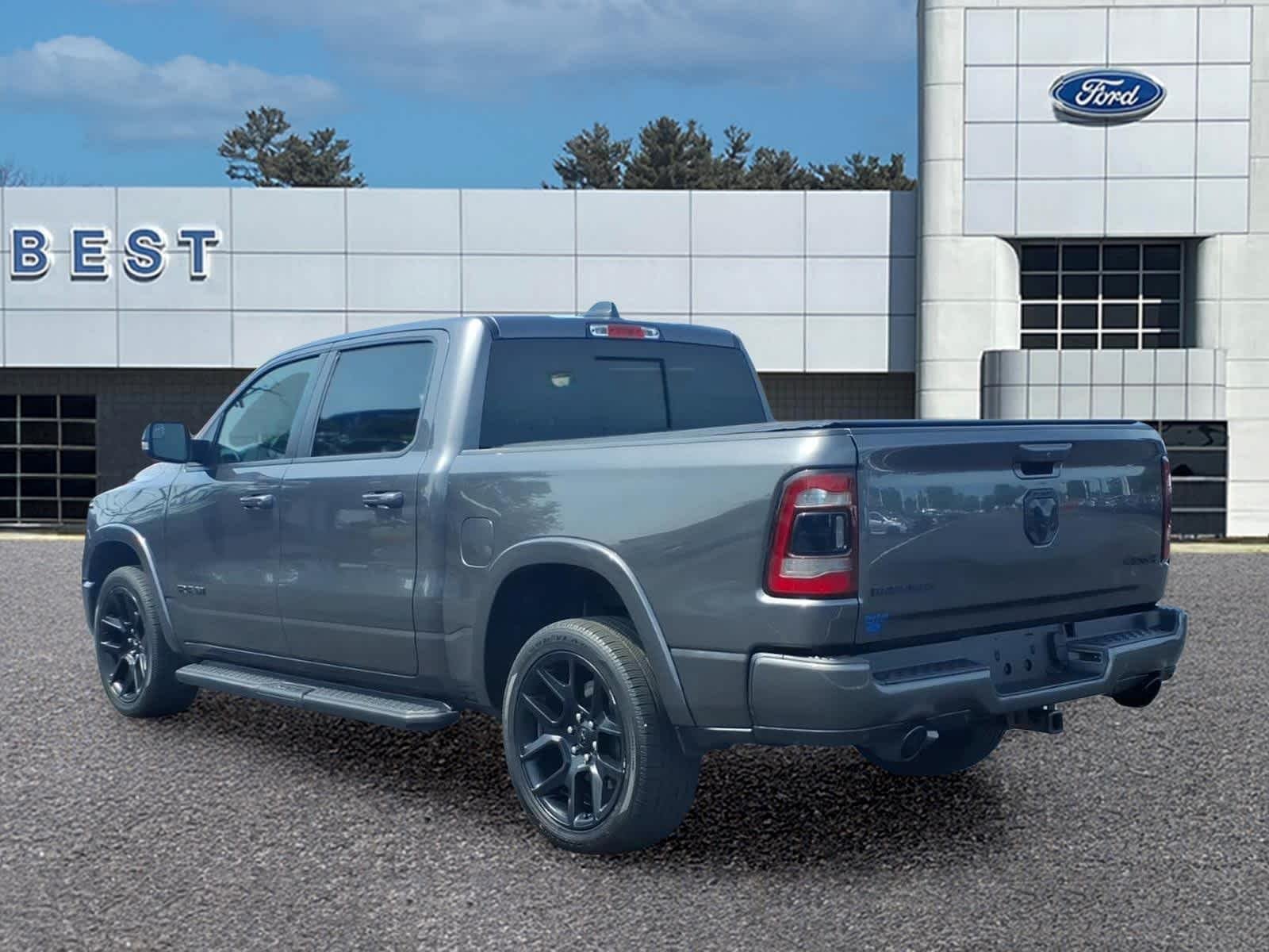 Used 2021 Granite Crystal Metallic Clearcoat Ram Laramie image 4