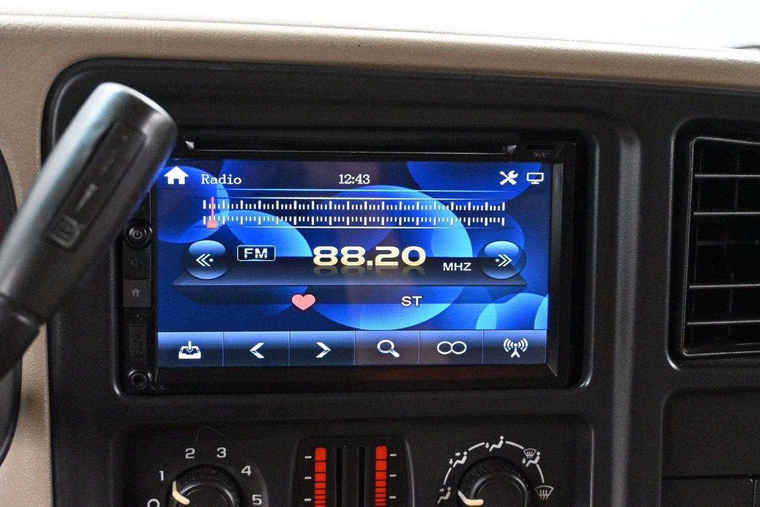 Used 2005 Dark Green Metallic Chevrolet LS image 17