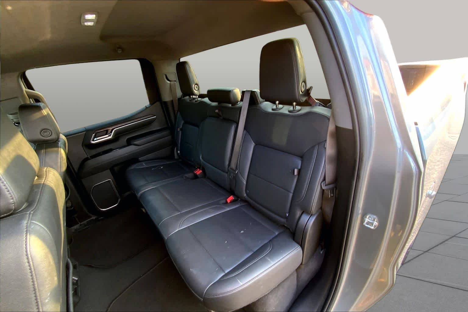 Used 2025 Sterling Metallic GMC SLT image 20