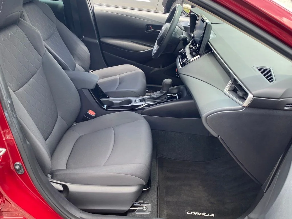 Used 2022 Red Toyota LE image 17