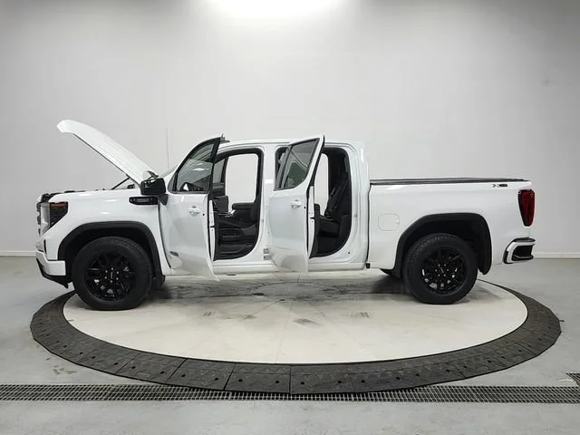 Used 2024 Summit White GMC Elevation image 12