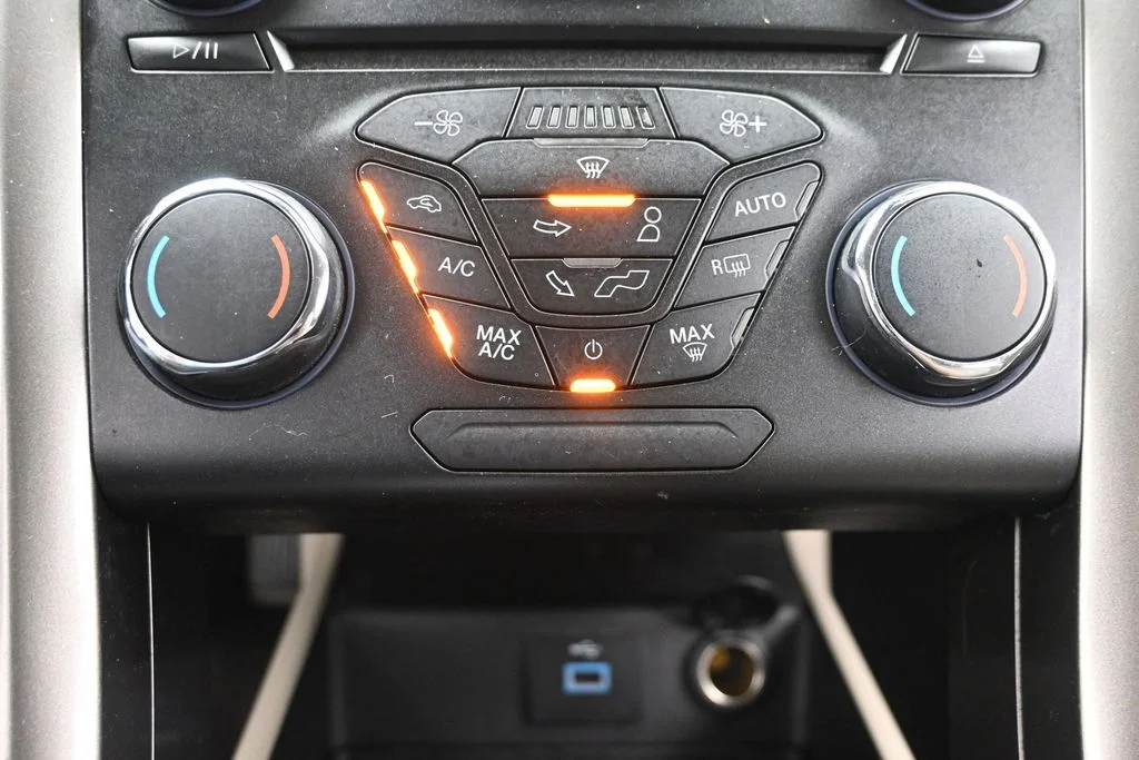 Used 2018 White Ford SE image 20