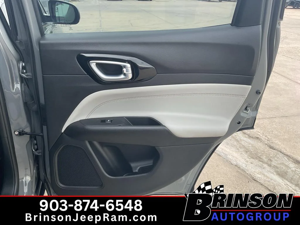 Used 2023 Grey Jeep Limited image 19